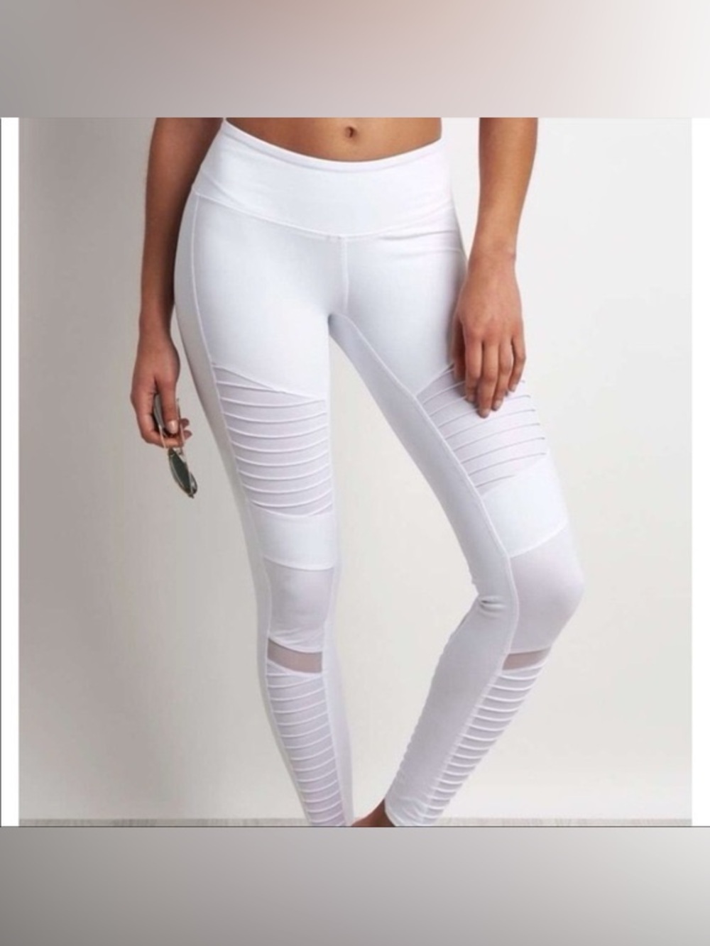 Alo Yoga Regular Rise Waist Moto
Leggings White size Large A175 - Picture 2 of 14